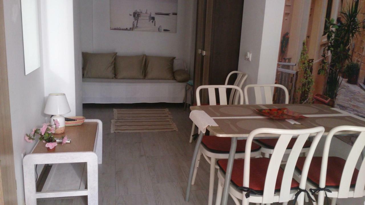 Madamme Curie Apartment 托雷维耶哈 外观 照片